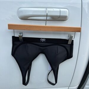 Alo Yoga Airlift Line Up Bra